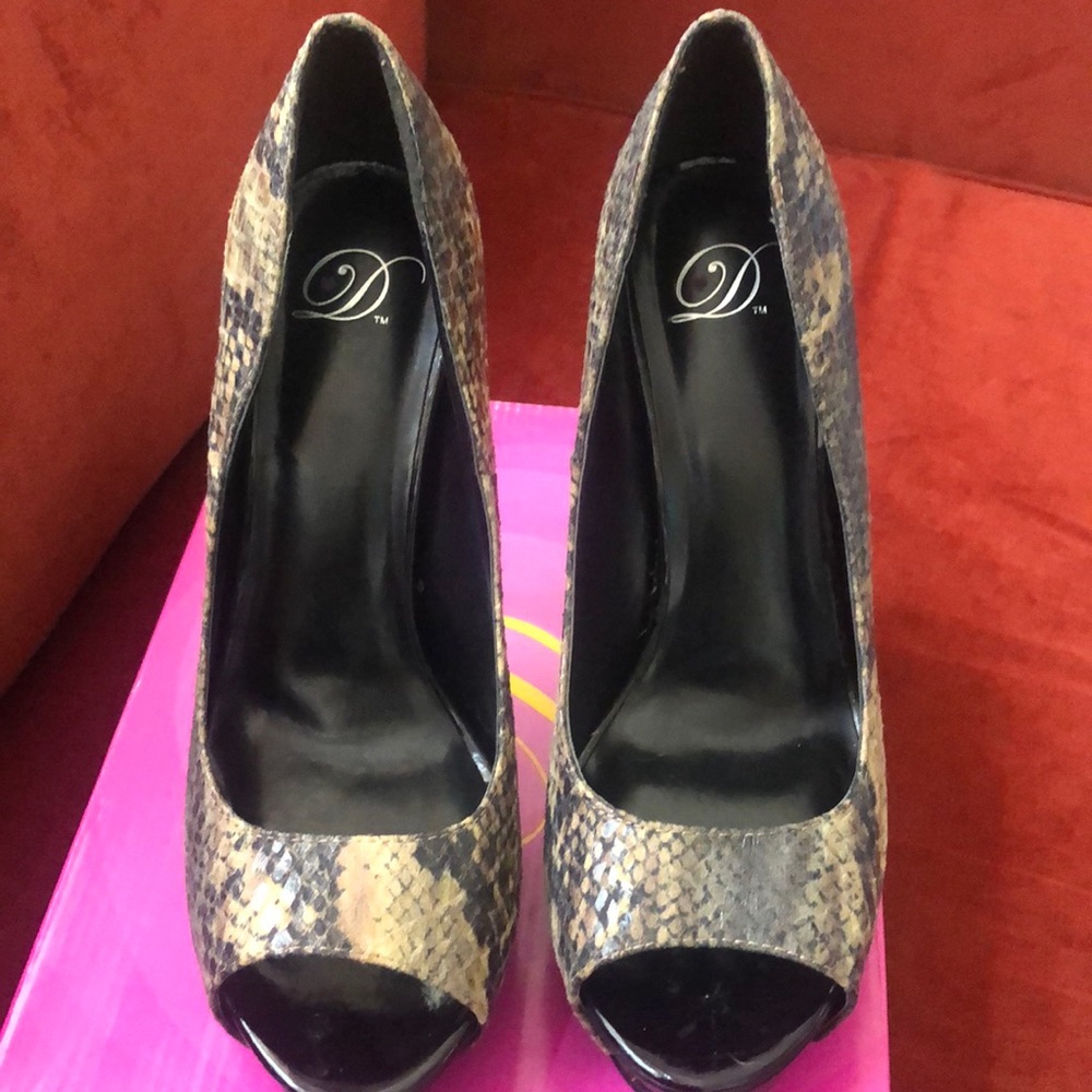 Snakeskin Print Heel